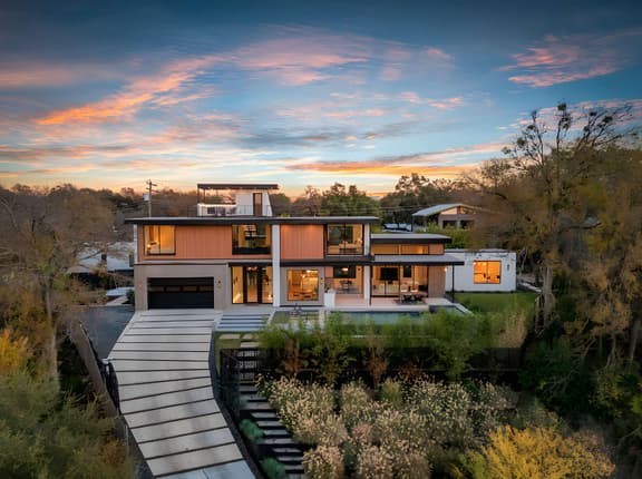 Barton Springs Luxe 